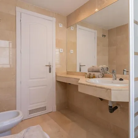 Mediterranean Getaway Seaviews At Puerto Banus Apartment